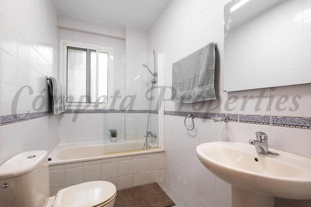 2 chambre Appartement à vendre à Nerja avec piscine garage - 279 000 € (Ref: 9777004)