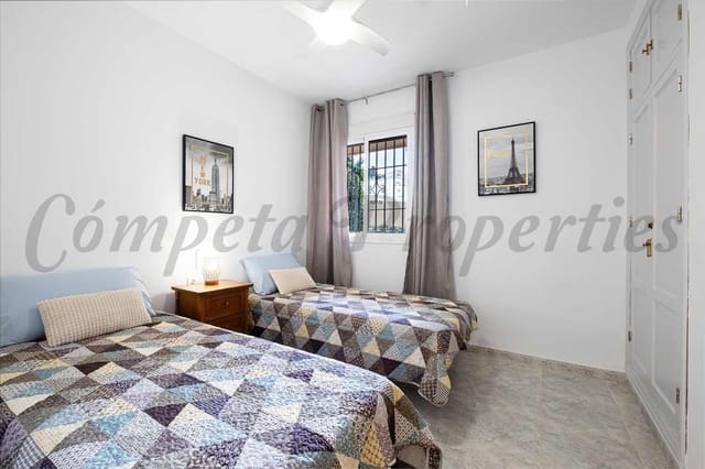 2 chambre Appartement à vendre à Nerja avec piscine garage - 279 000 € (Ref: 9777004)
