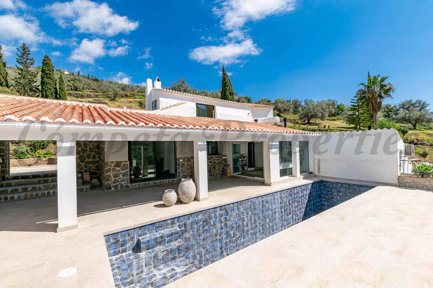 3 sovrum Villa till salu i Competa med pool garage - 1 100 000 € (Ref: 9787604)