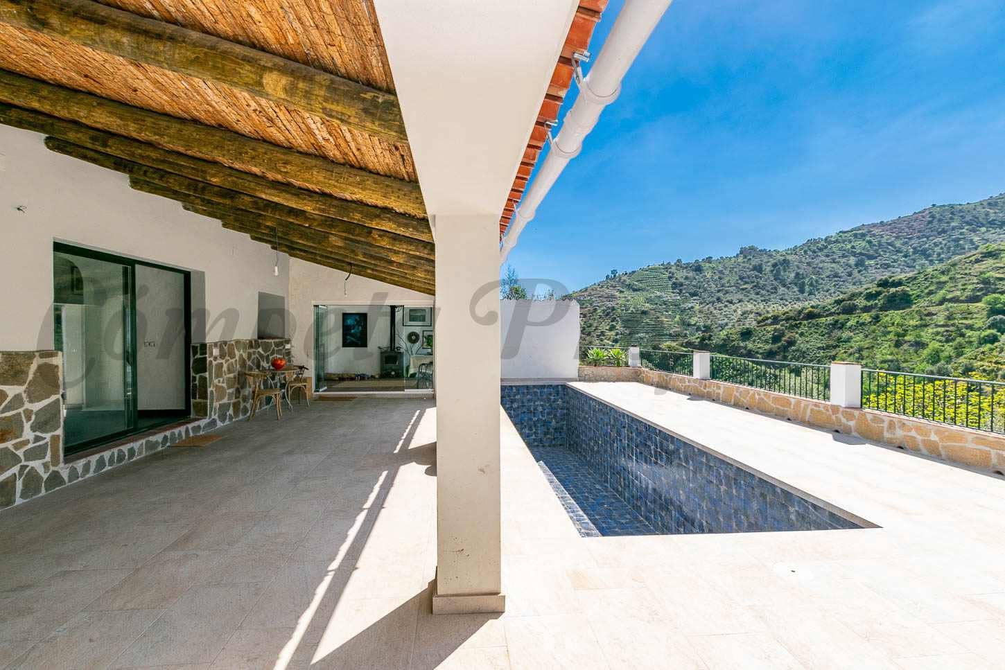 3 sovrum Villa till salu i Competa med pool garage - 1 100 000 € (Ref: 9787604)