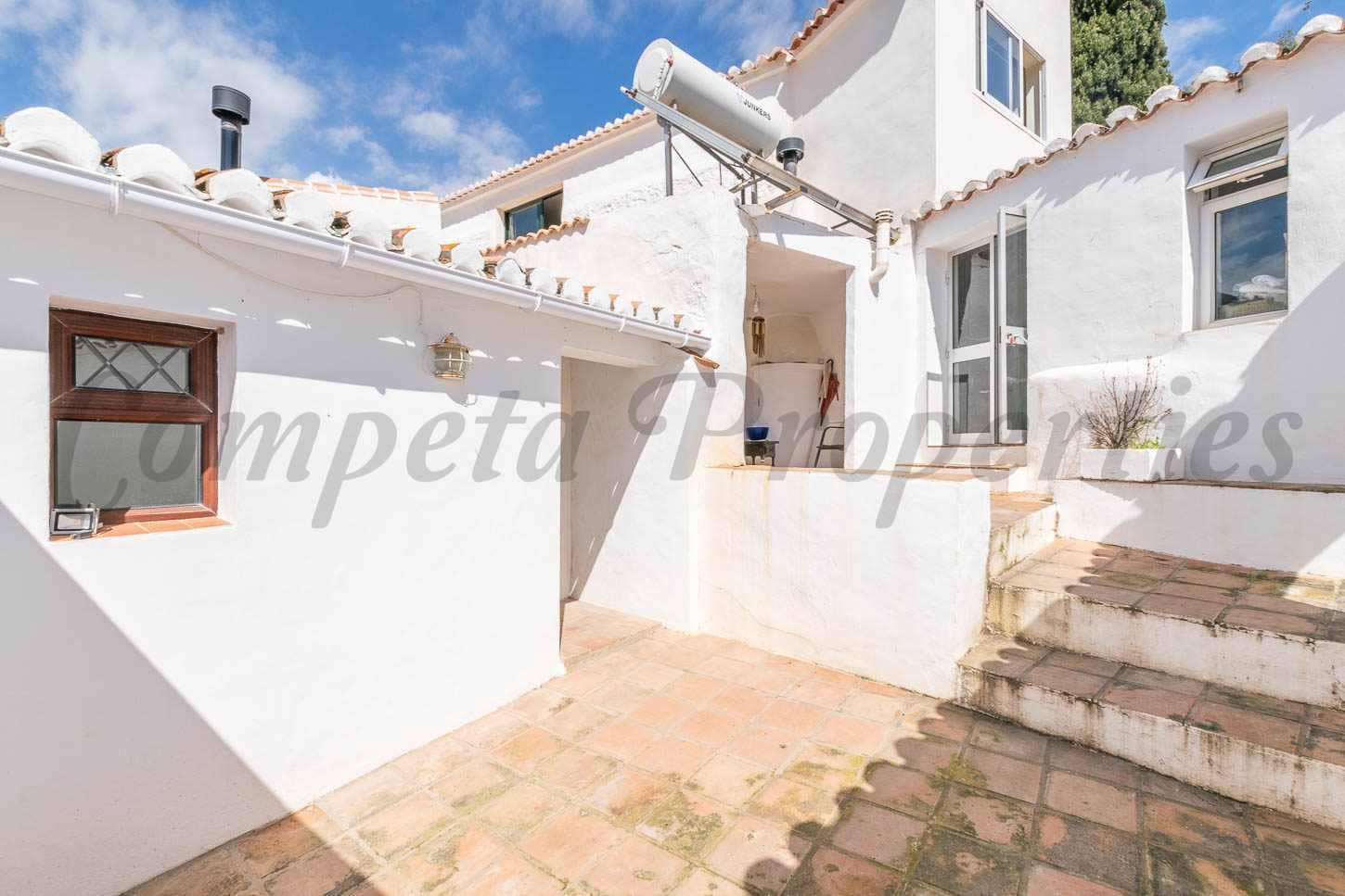 3 sovrum Villa till salu i Competa med pool garage - 1 100 000 € (Ref: 9787604)