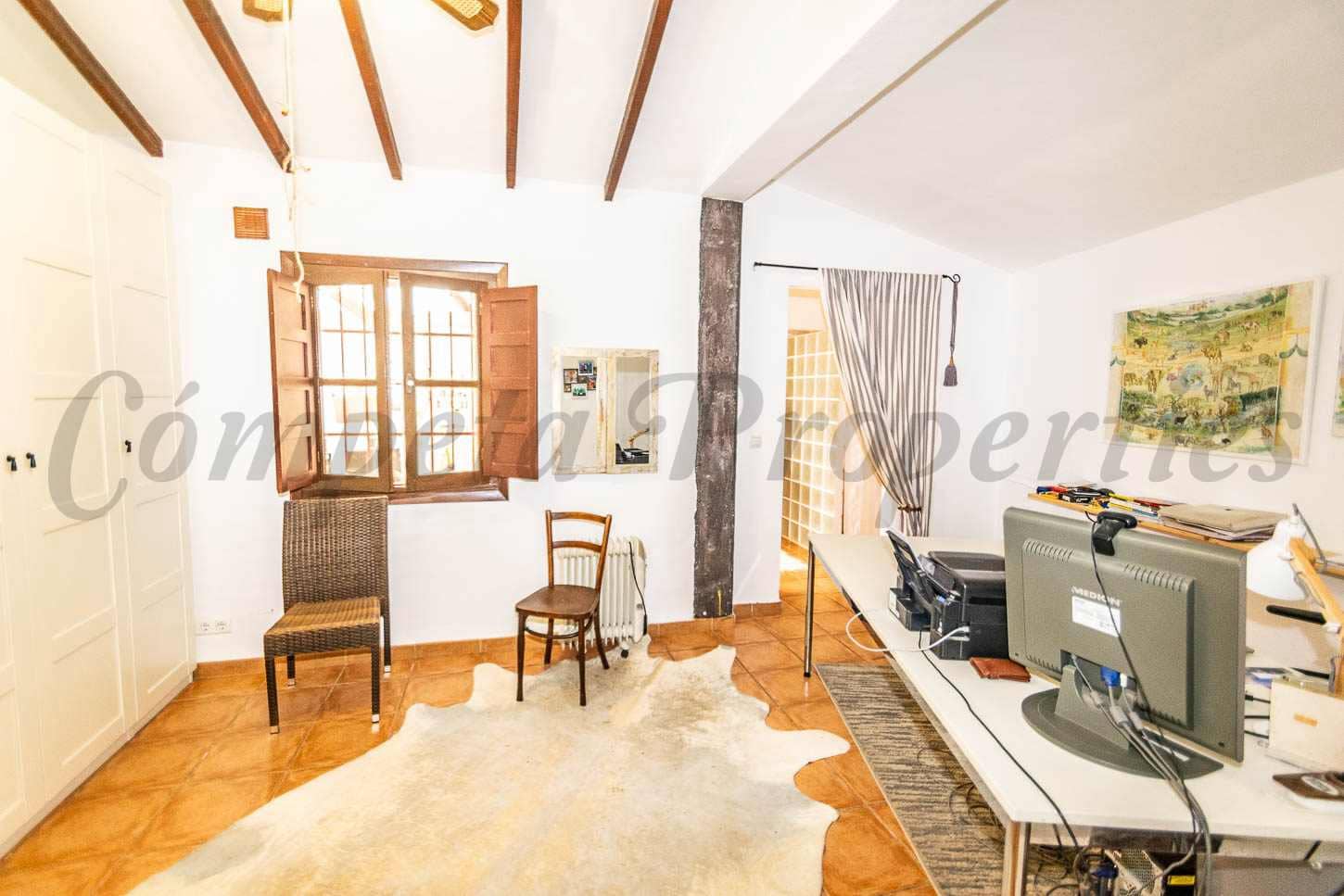 4 sypialnia Finka/Dom wiejski na sprzedaż w Torrox z basenem garażem - 520 000 € (Ref: 9793536)