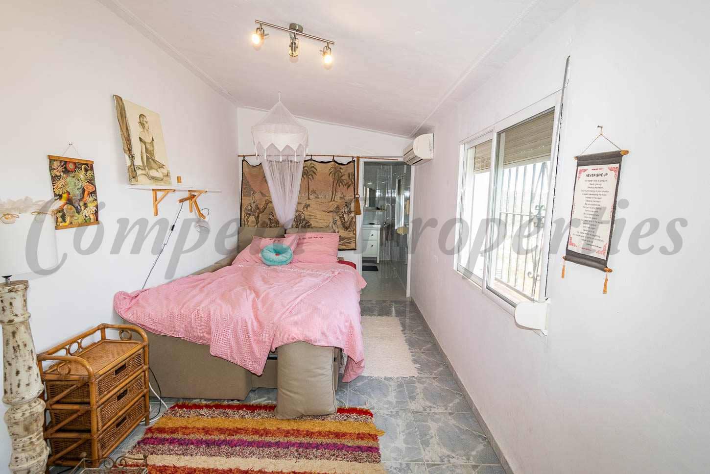 4 sypialnia Finka/Dom wiejski na sprzedaż w Torrox z basenem garażem - 520 000 € (Ref: 9793536)