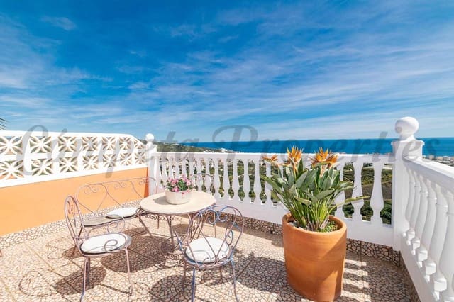 4 sypialnia Finka/Dom wiejski na sprzedaż w Torrox z basenem garażem - 520 000 € (Ref: 9793536)