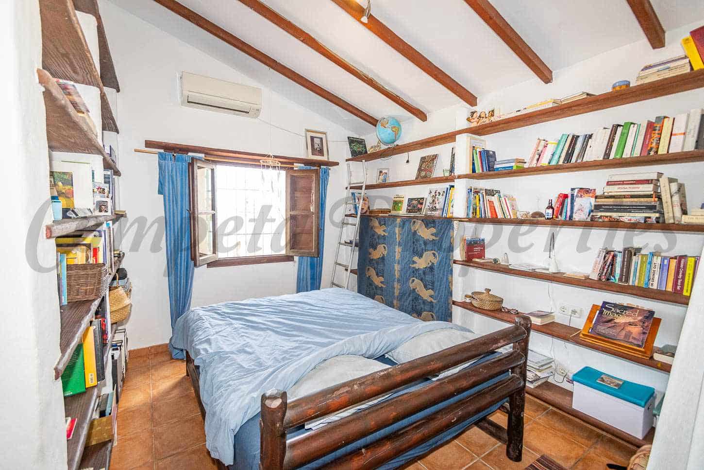 4 sypialnia Finka/Dom wiejski na sprzedaż w Torrox z basenem garażem - 520 000 € (Ref: 9793536)