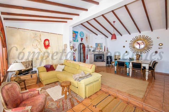 4 sypialnia Finka/Dom wiejski na sprzedaż w Torrox z basenem garażem - 520 000 € (Ref: 9793536)