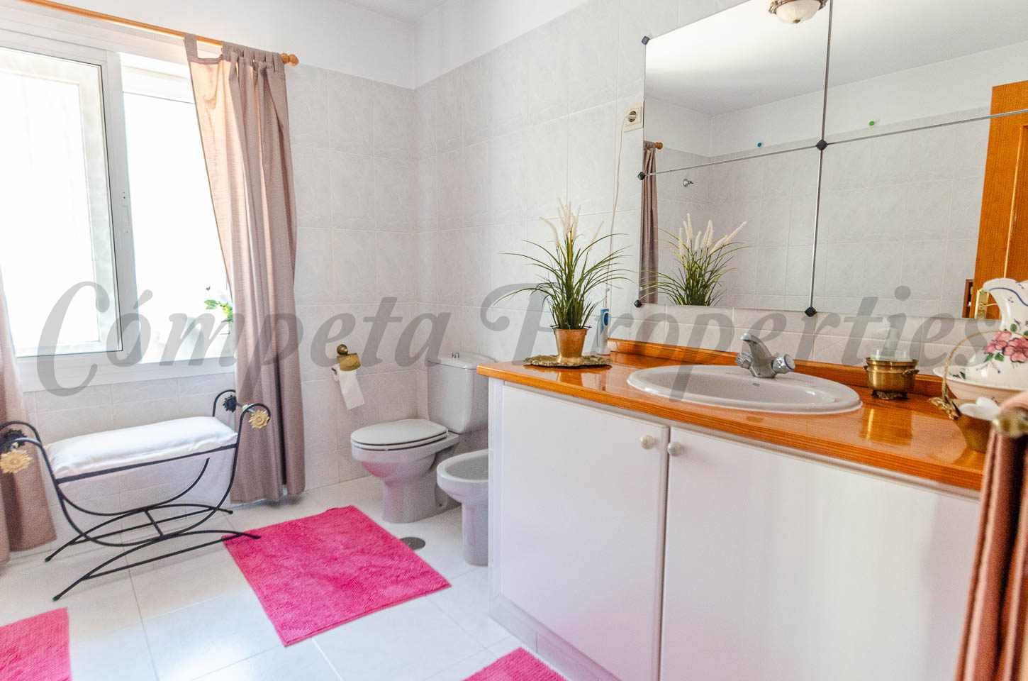 4 Zimmer Villa zu verkaufen in Competa mit Pool Garage - 599.000 € (Ref: 9795187)