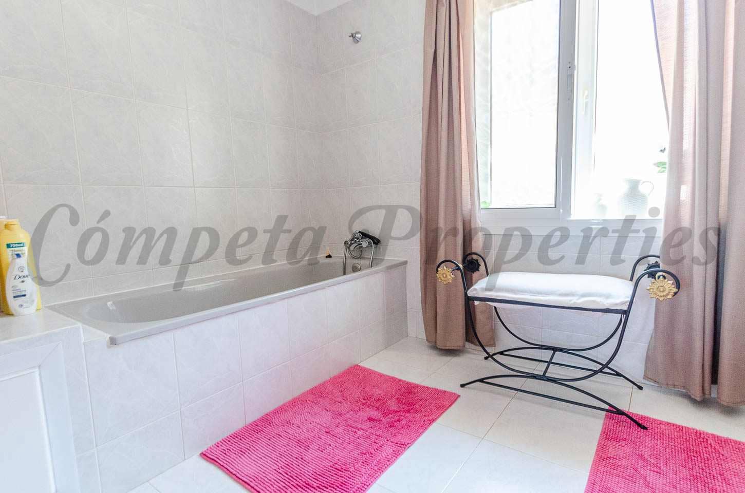 4 Zimmer Villa zu verkaufen in Competa mit Pool Garage - 599.000 € (Ref: 9795187)
