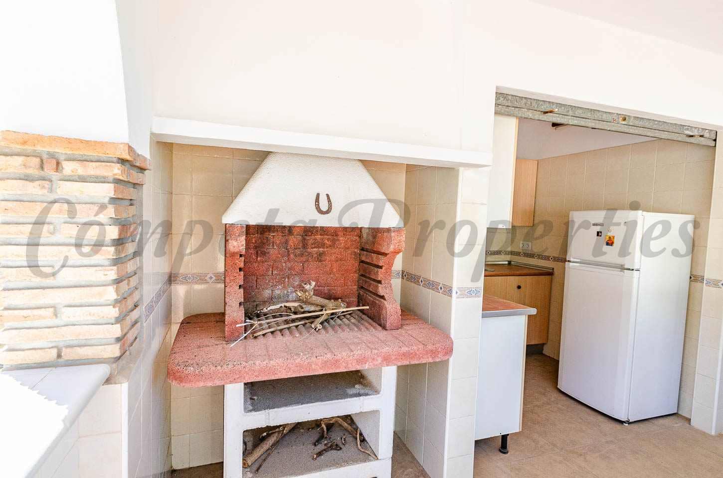 4 Zimmer Villa zu verkaufen in Competa mit Pool Garage - 599.000 € (Ref: 9795187)