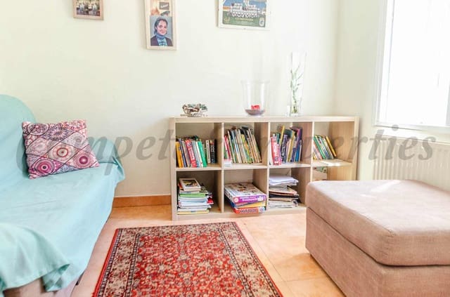 4 Zimmer Villa zu verkaufen in Cómpeta mit Pool Garage - 599.000 € (Ref: 9795187)