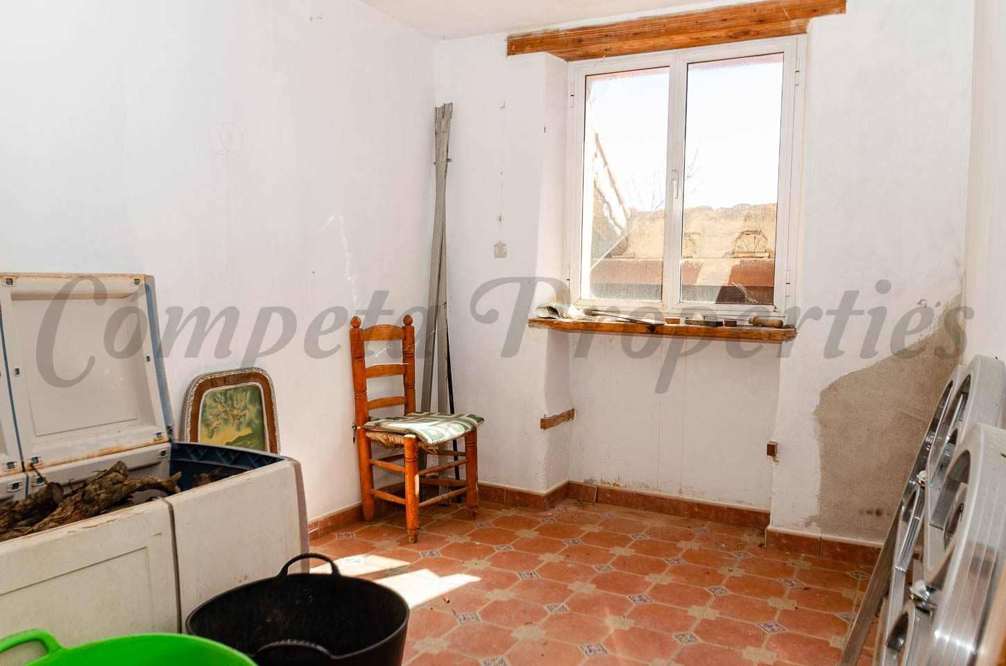 5 bedroom Finca/Country House for sale in Competa - € 187,000 (Ref: 9795583)