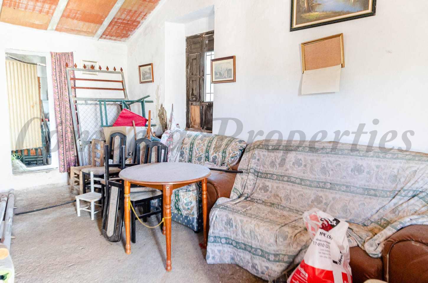 5 bedroom Finca/Country House for sale in Competa - € 187,000 (Ref: 9795583)