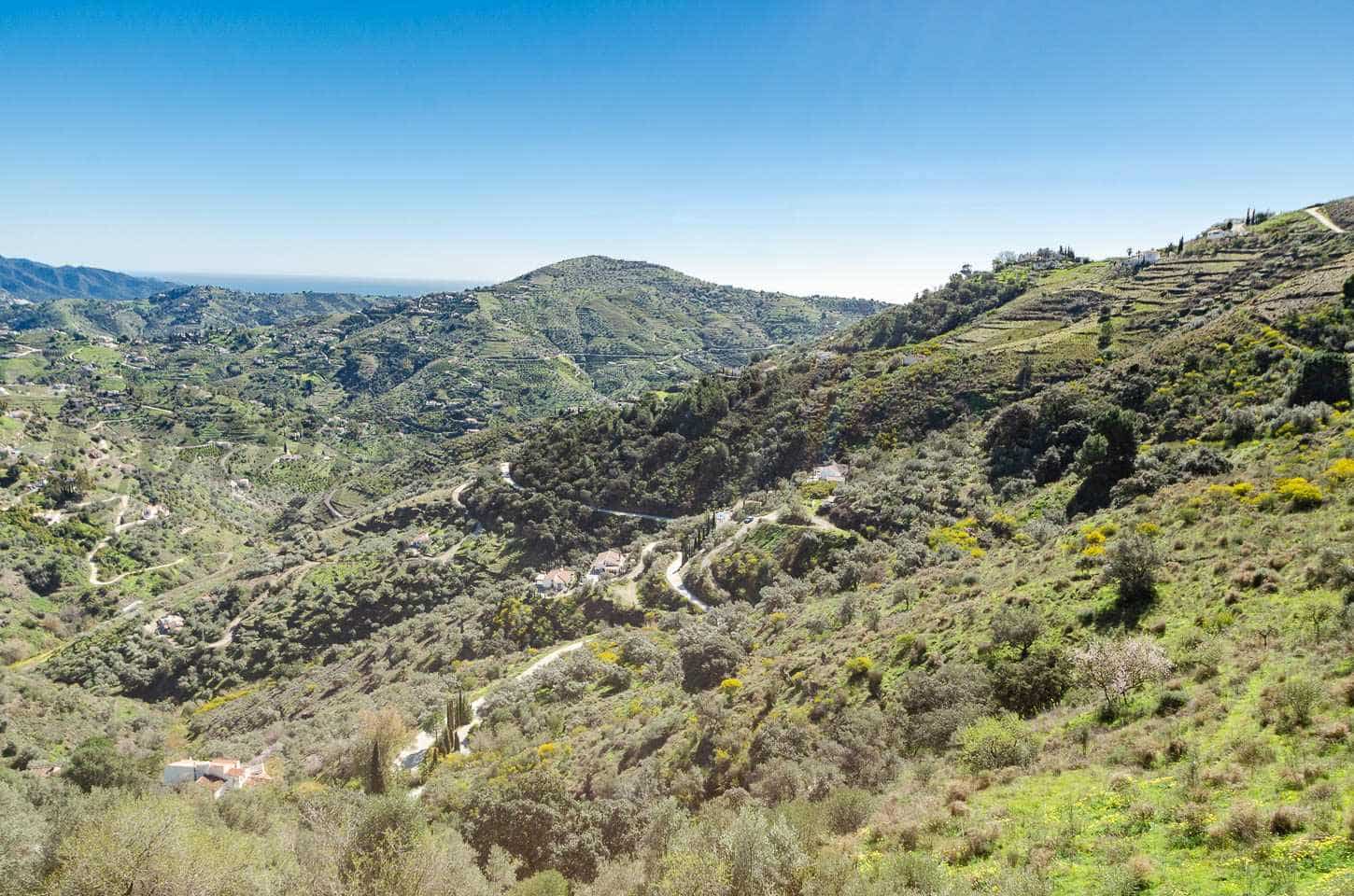 5 bedroom Finca/Country House for sale in Competa - € 187,000 (Ref: 9795583)