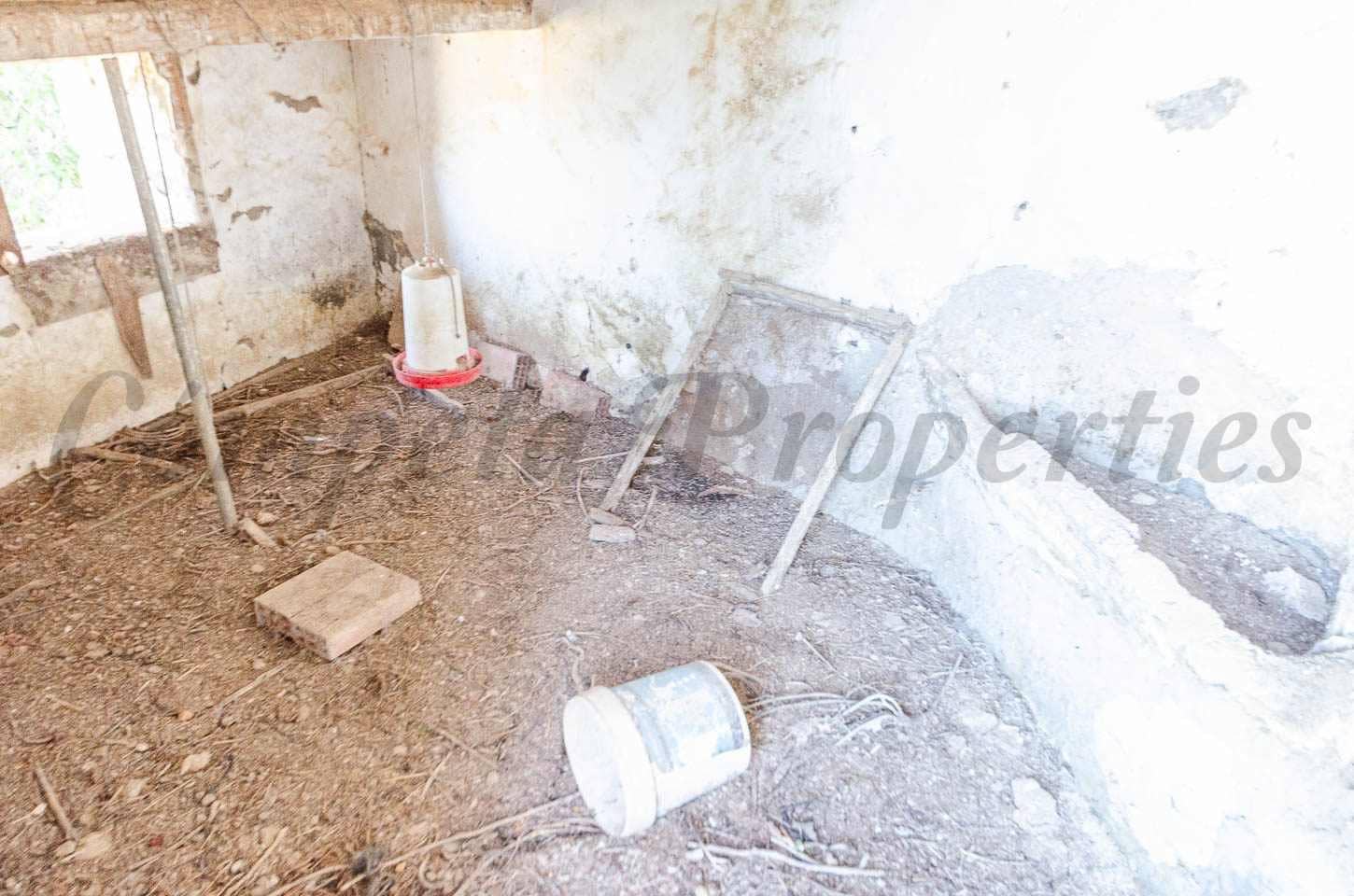 5 bedroom Finca/Country House for sale in Competa - € 187,000 (Ref: 9795583)