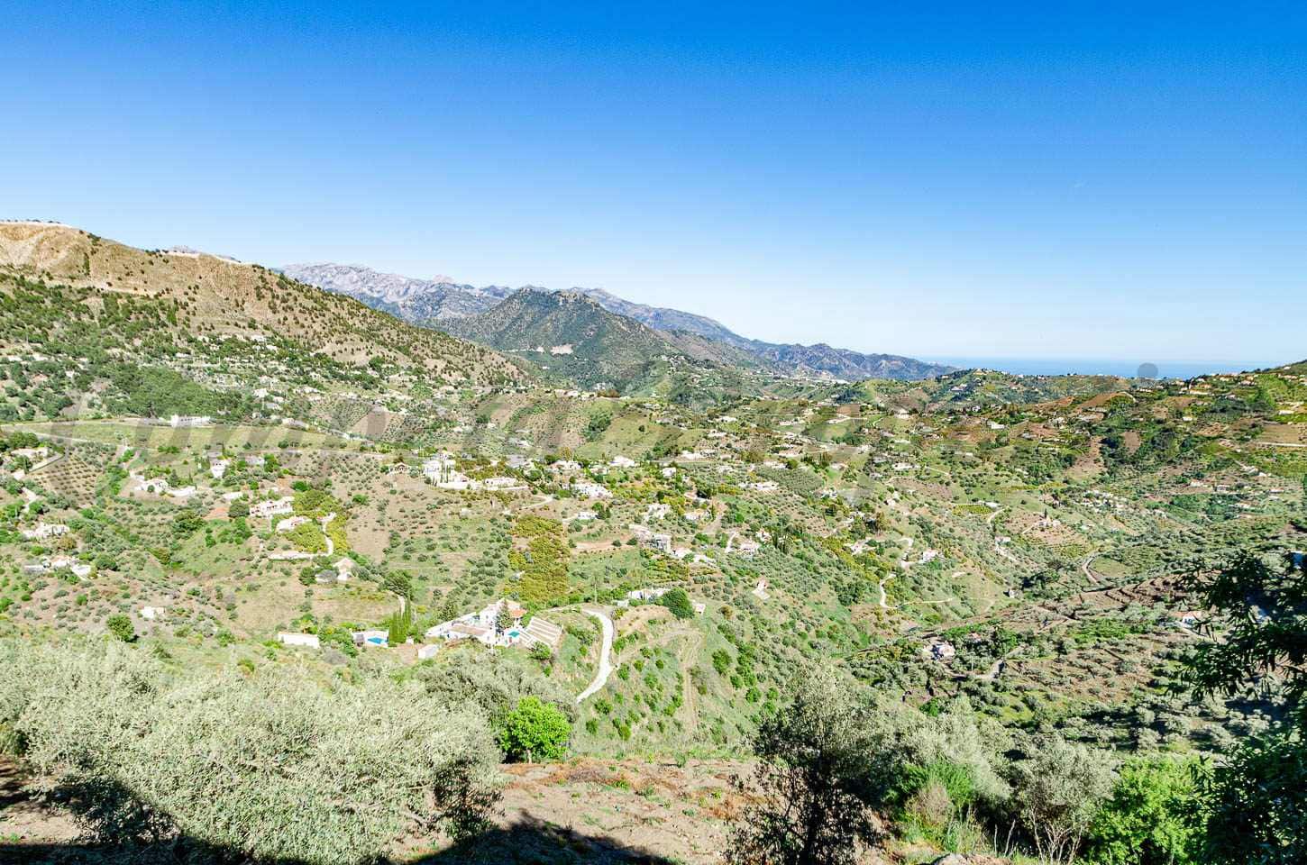 5 bedroom Finca/Country House for sale in Competa - € 187,000 (Ref: 9795583)