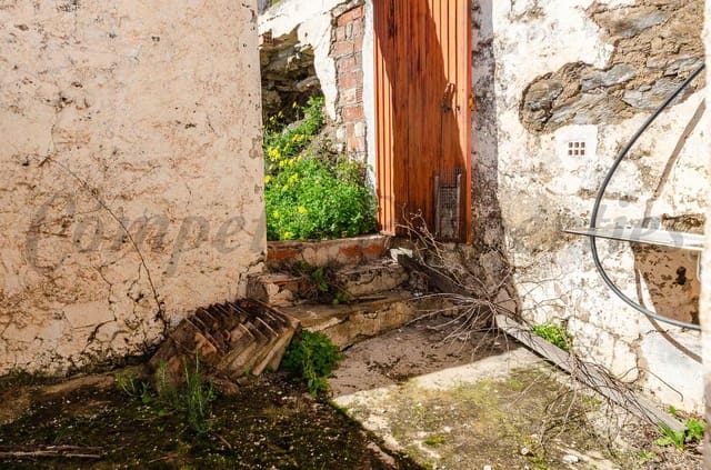 5 soveværelse Finca/Landehus til salg i Cómpeta - € 187.000 (Ref: 9795583)