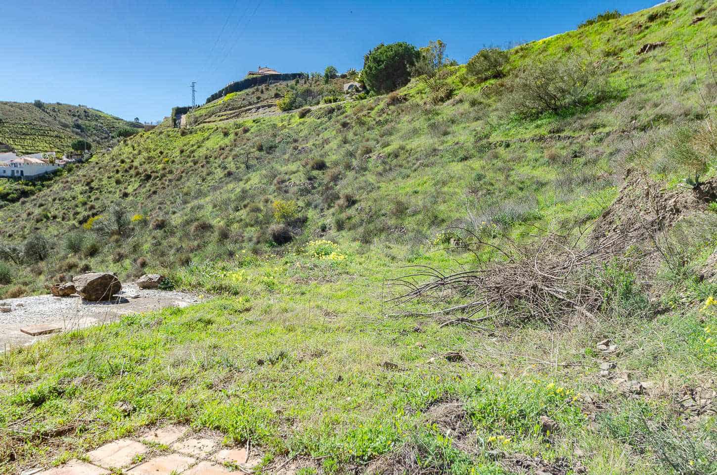 5 bedroom Finca/Country House for sale in Competa - € 187,000 (Ref: 9795583)