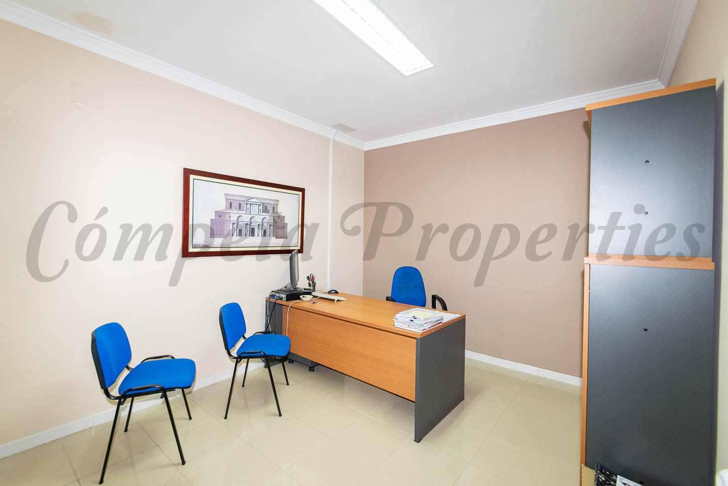 Komercyjne na sprzedaż w Torrox - 199 000 € (Ref: 9795685)