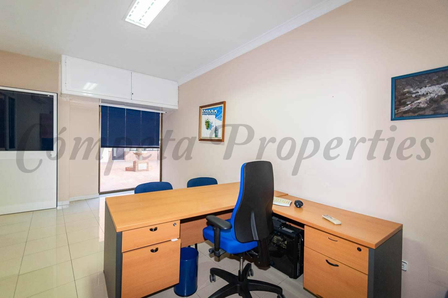 Komercyjne na sprzedaż w Torrox - 199 000 € (Ref: 9795685)