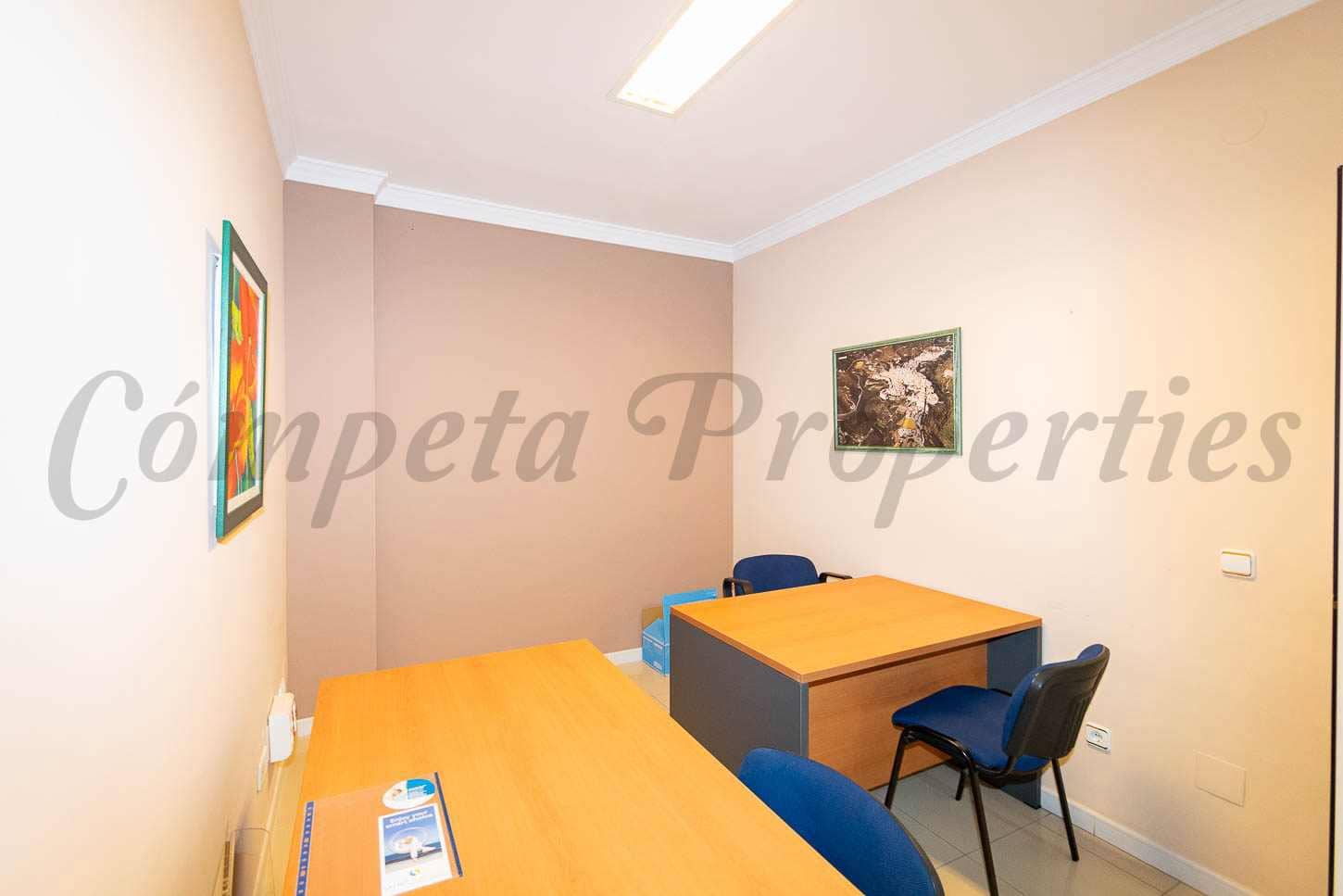 Komercyjne na sprzedaż w Torrox - 199 000 € (Ref: 9795685)