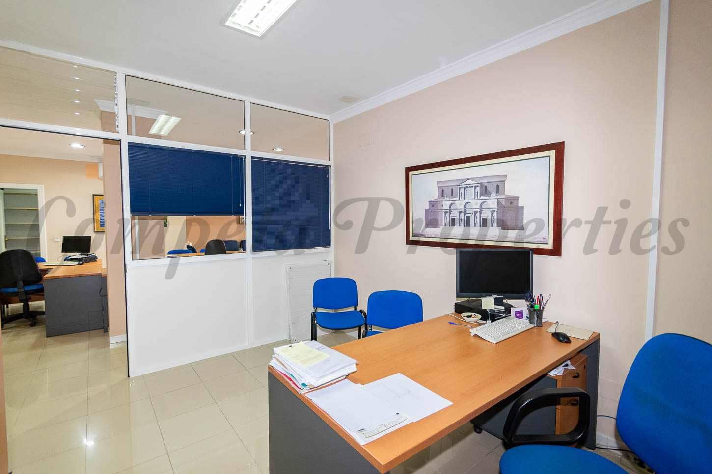 Komercyjne na sprzedaż w Torrox - 199 000 € (Ref: 9795685)