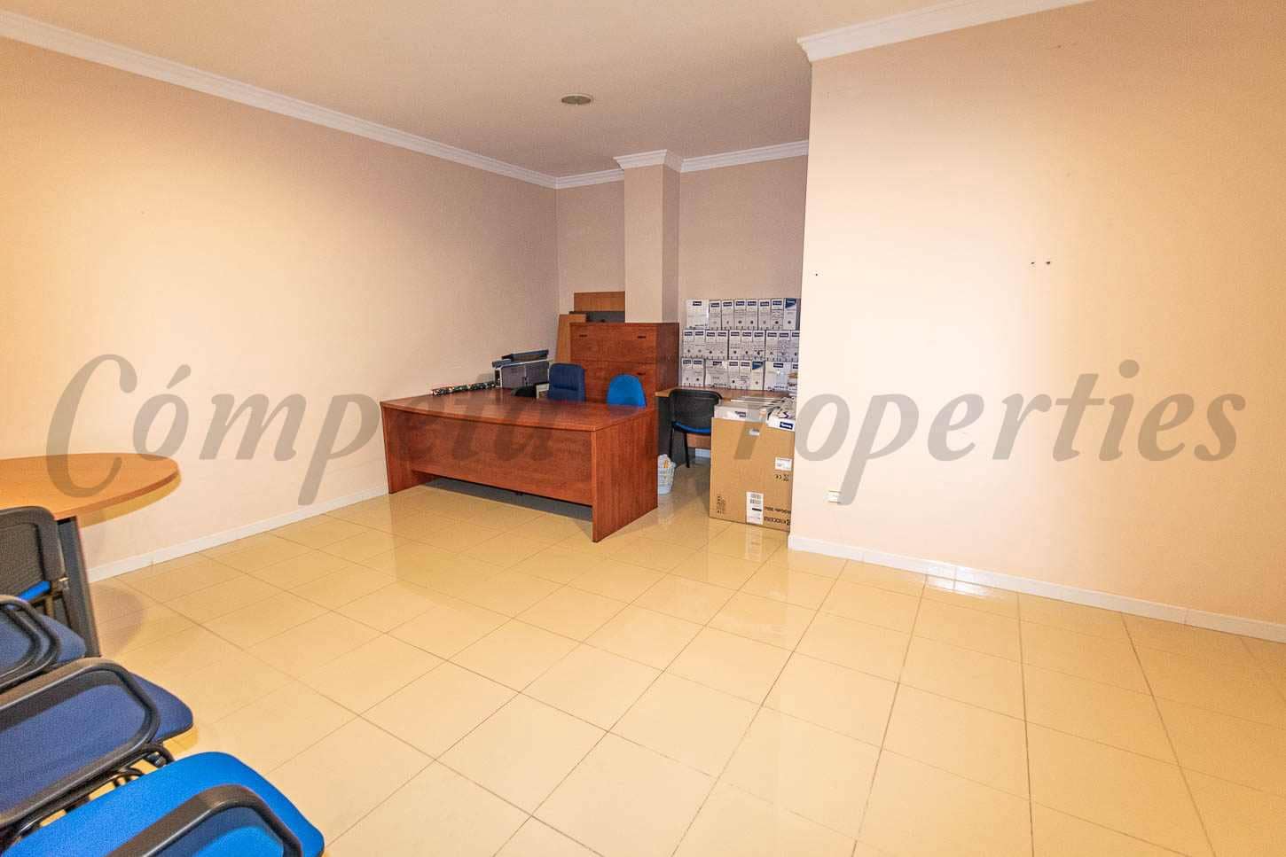 Komercyjne na sprzedaż w Torrox - 199 000 € (Ref: 9795685)