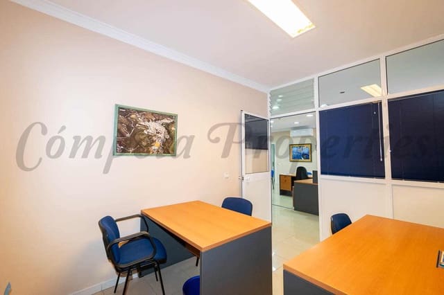 Kommersiell till salu i Torrox - 199 000 € (Ref: 9795685)