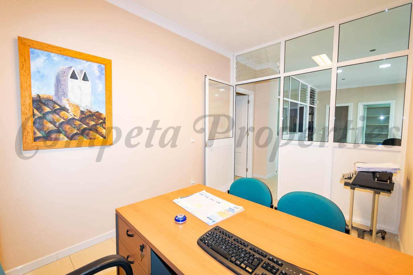 Komercyjne na sprzedaż w Torrox - 199 000 € (Ref: 9795685)