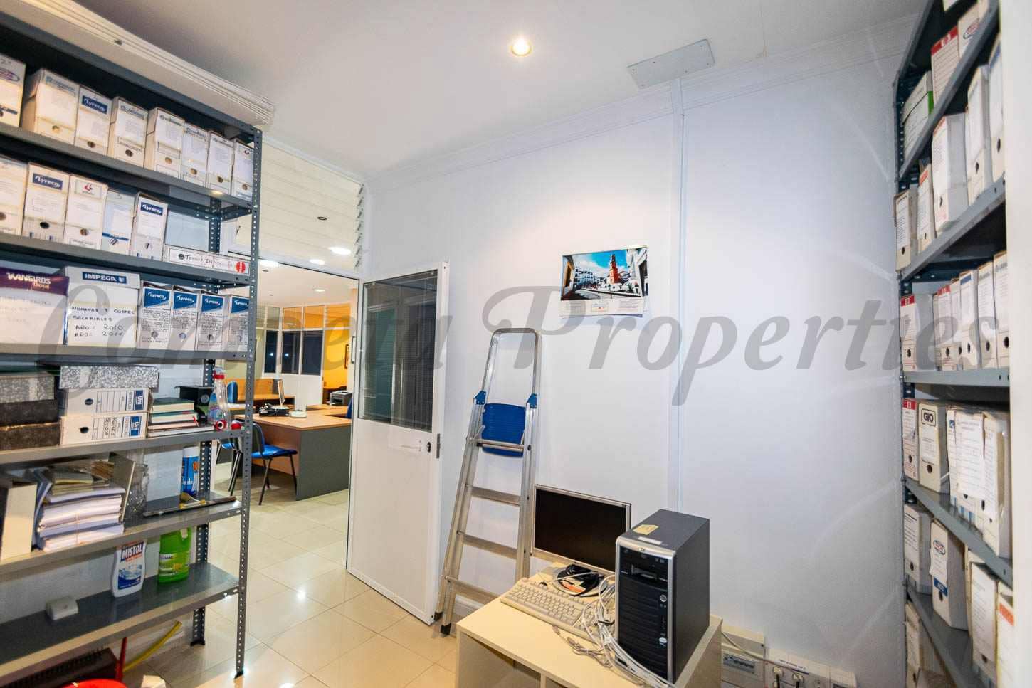 Komercyjne na sprzedaż w Torrox - 199 000 € (Ref: 9795685)