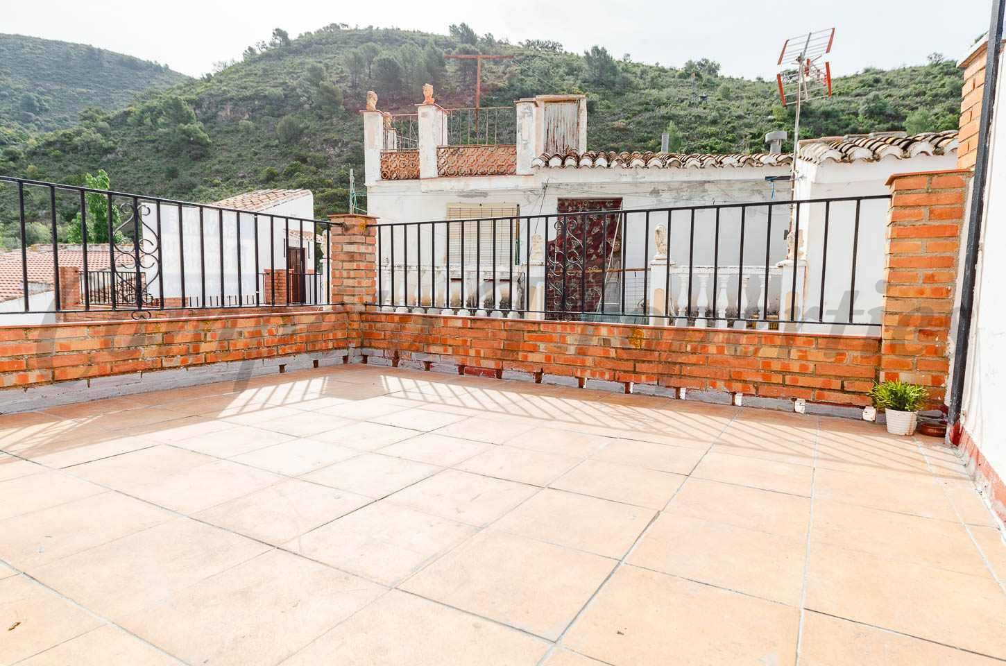 2 Zimmer Haus zu verkaufen in Salares - 87.500 € (Ref: 9799949)