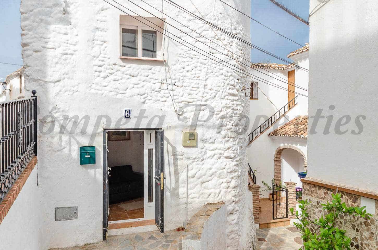 2 Zimmer Haus zu verkaufen in Salares - 87.500 € (Ref: 9799949)