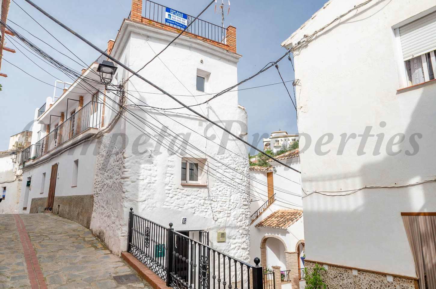 2 Zimmer Haus zu verkaufen in Salares - 87.500 € (Ref: 9799949)