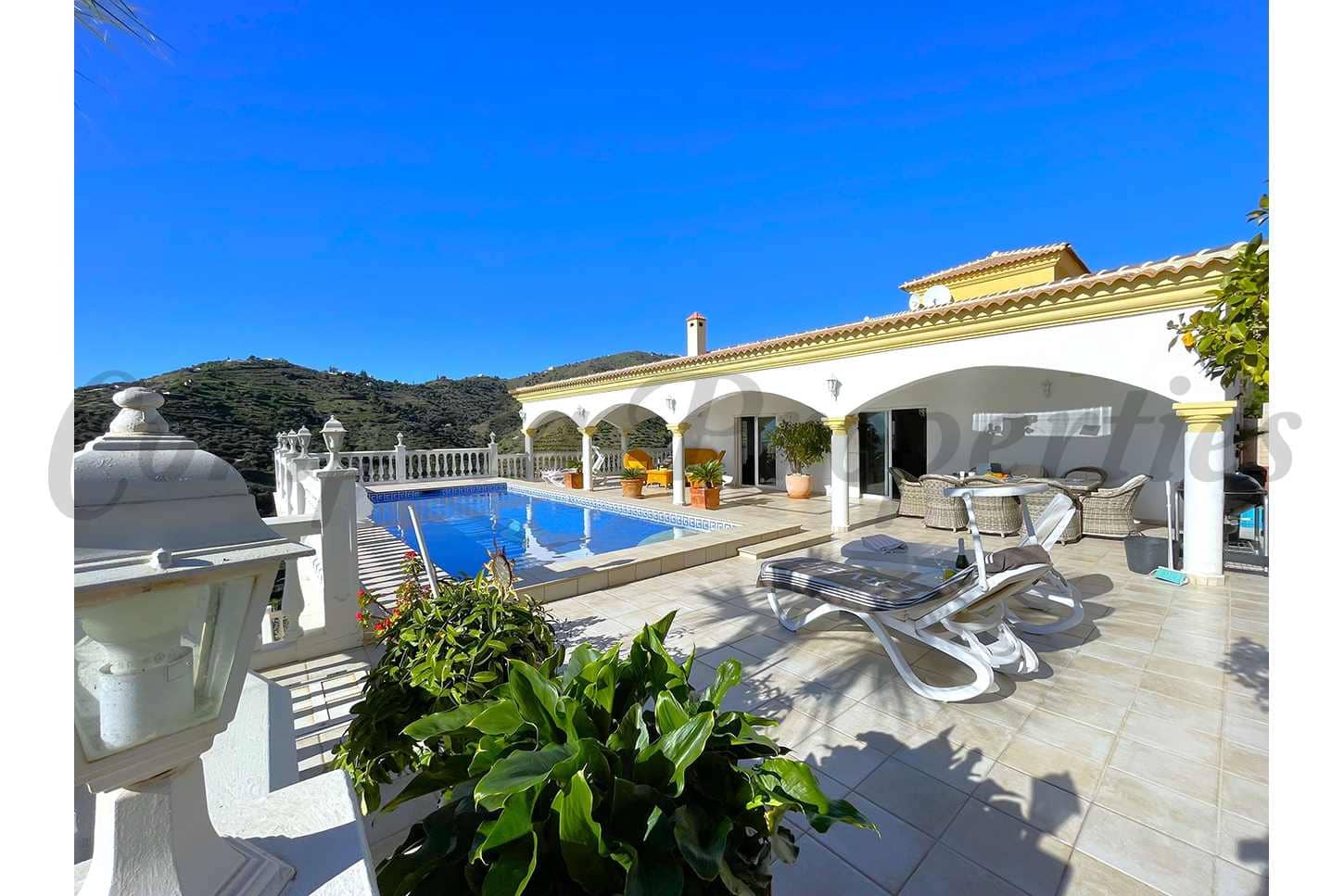 4 soverom Finca/Herregård til salgs i Torrox med svømmebasseng garasje - € 769 999 (Ref: 9808346)