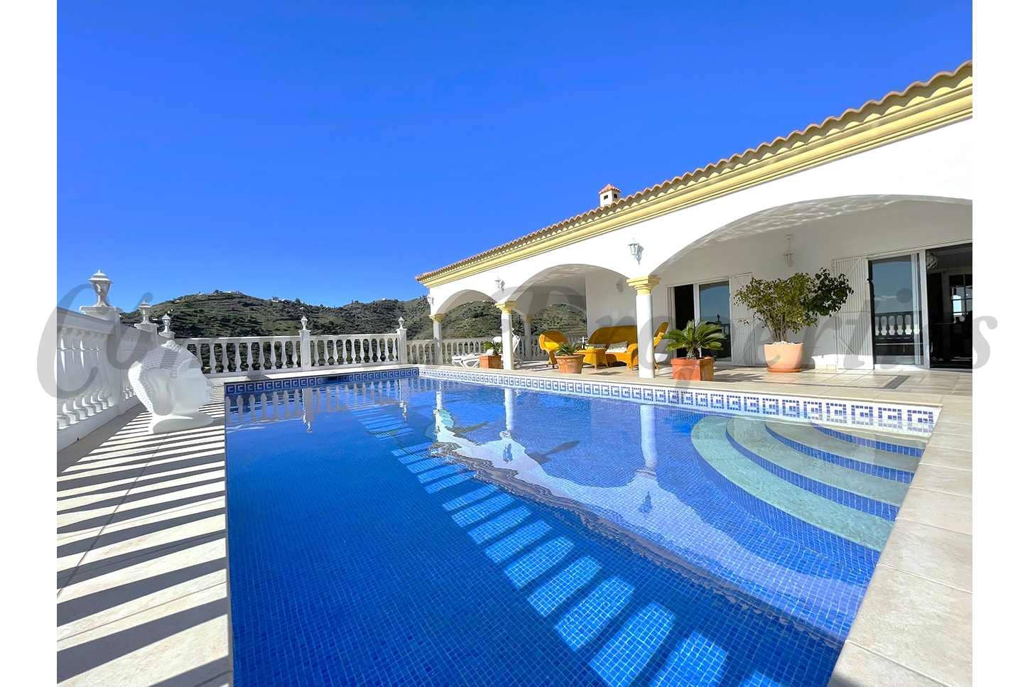 4 soverom Finca/Herregård til salgs i Torrox med svømmebasseng garasje - € 769 999 (Ref: 9808346)