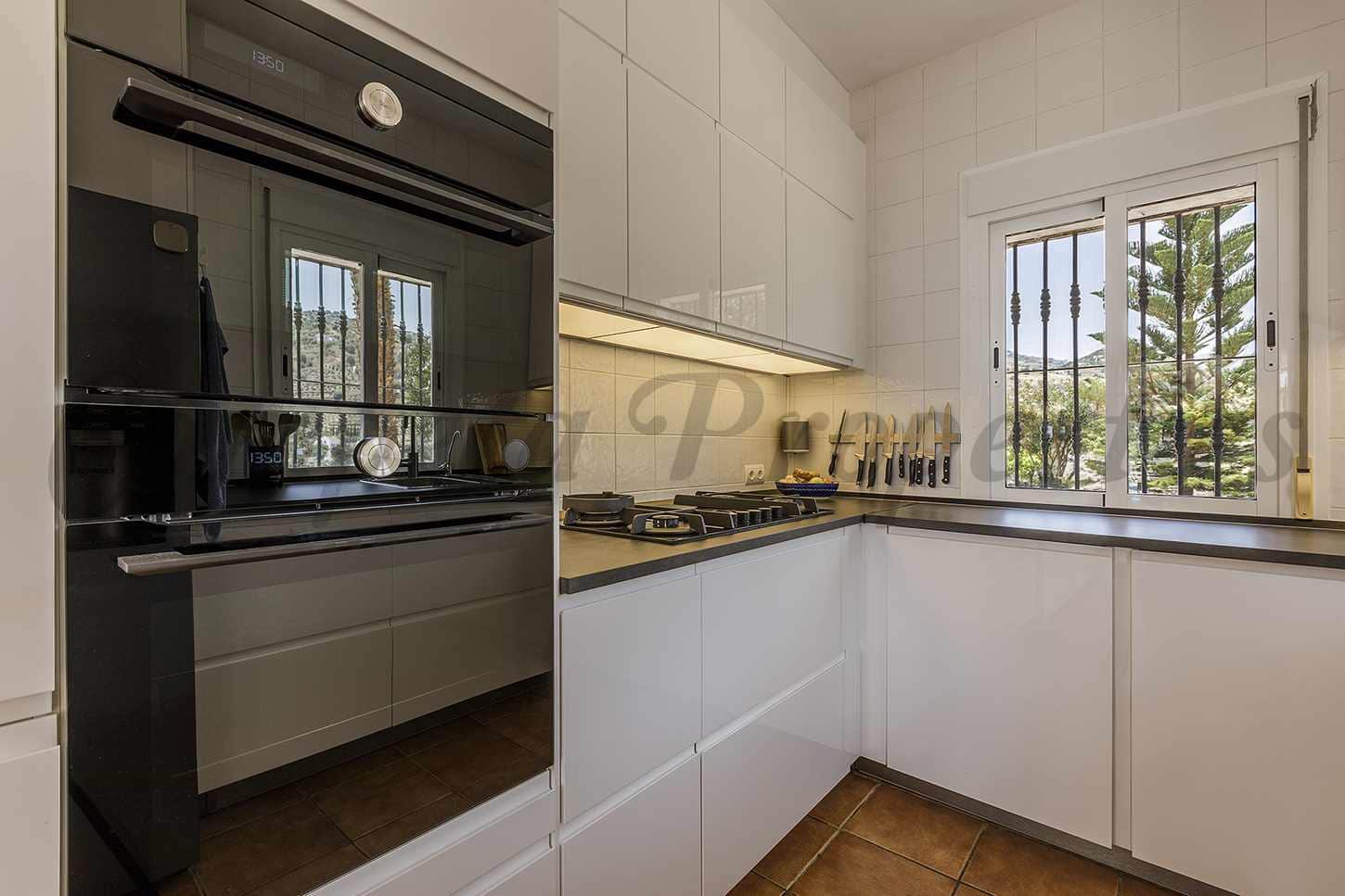 6 Zimmer Finca/Landgut zu verkaufen in Sayalonga mit Pool Garage - 699.000 € (Ref: 9814696)
