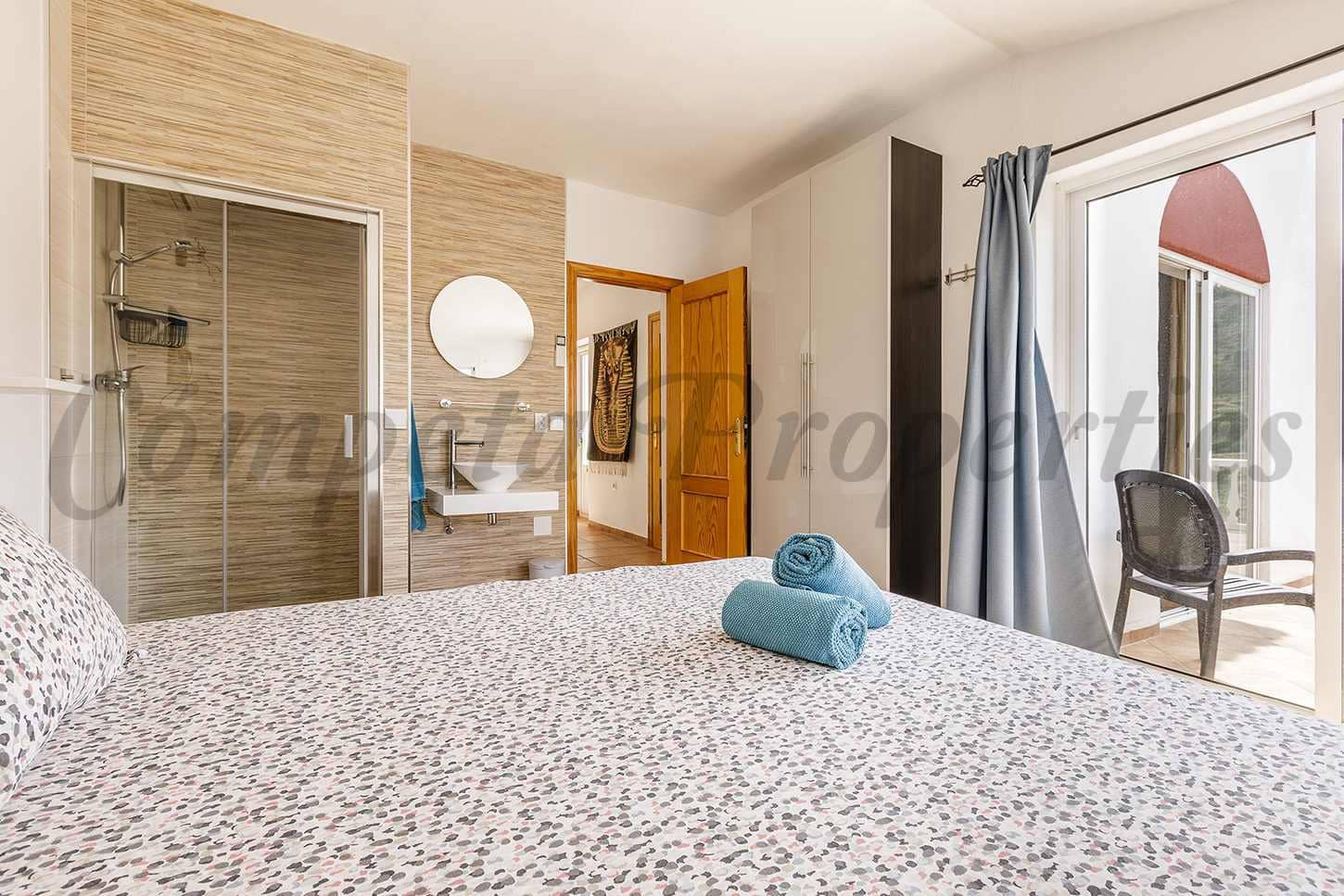 6 Zimmer Finca/Landgut zu verkaufen in Sayalonga mit Pool Garage - 699.000 € (Ref: 9814696)