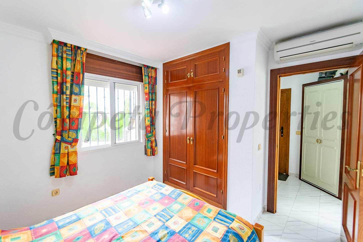Apartamento de 2 habitaciones en Torrox Park en venta con piscina - 195.000 € (Ref: 9818445)