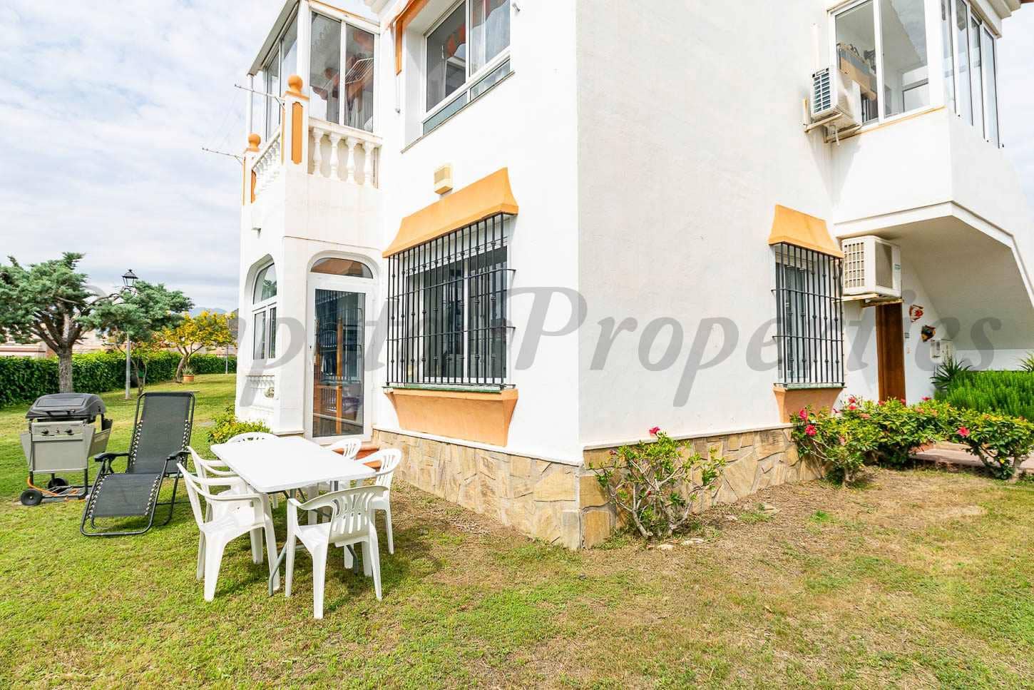 Apartamento de 2 habitaciones en Torrox Park en venta con piscina - 195.000 € (Ref: 9818445)