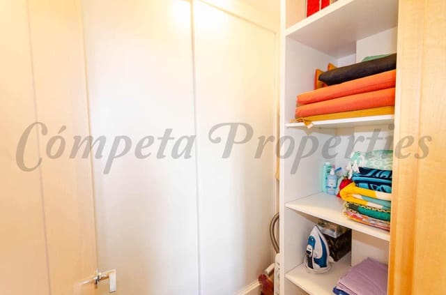 Apartamento de 2 habitaciones en El Peñoncillo, Torrox en venta con piscina - 245.000 € (Ref: 9832838)