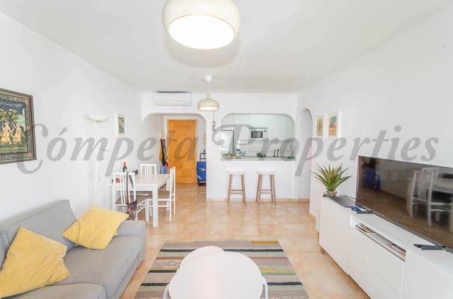 Apartamento de 2 habitaciones en El Peñoncillo, Torrox en venta con piscina - 245.000 € (Ref: 9832838)