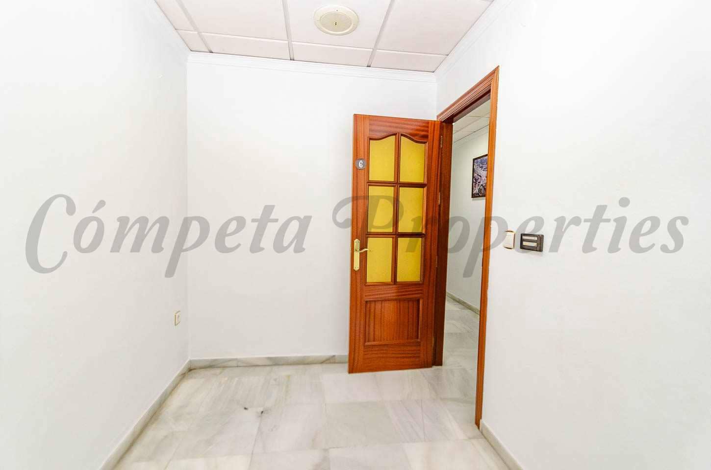 Kommersiell til leie i Competa - € 220 (Ref: 9838459)