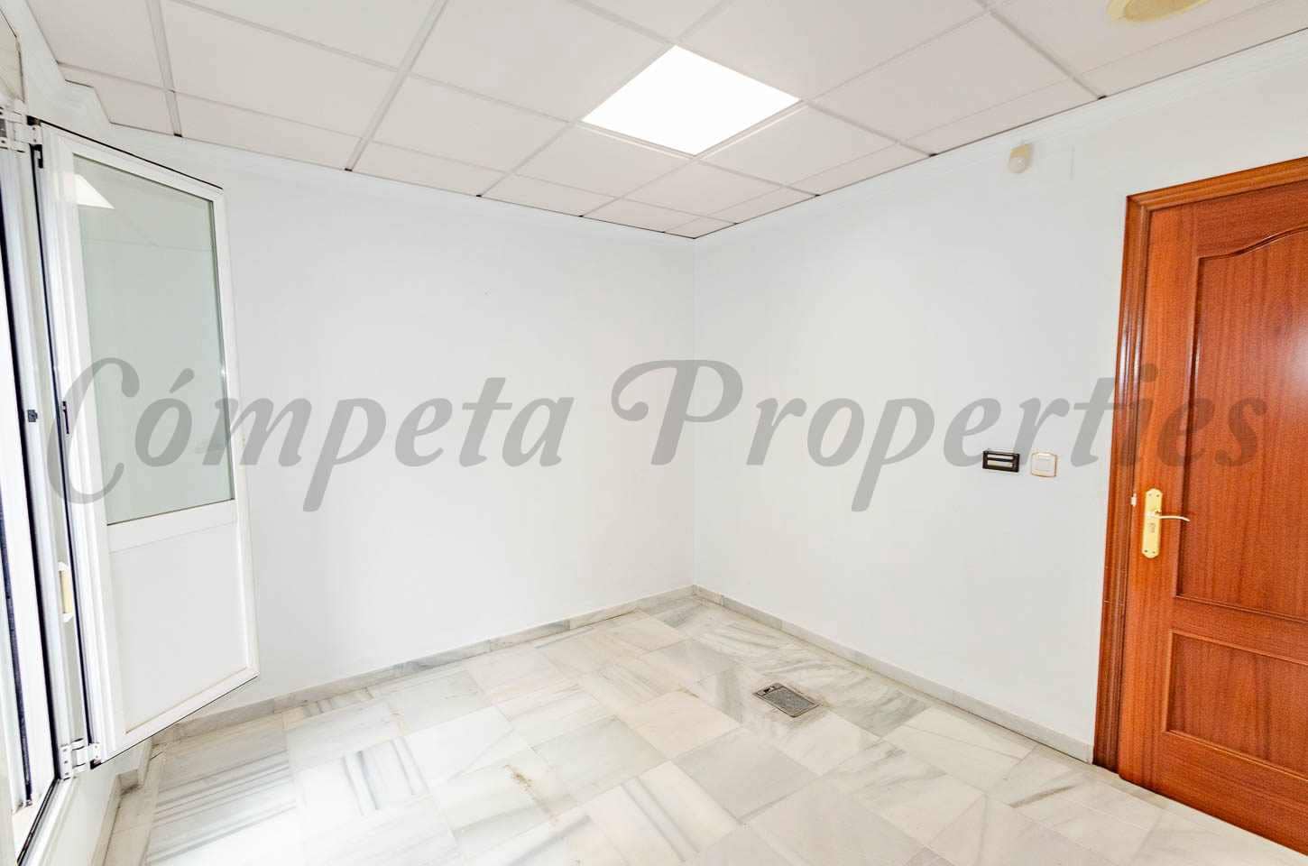 Kommersiell til leie i Competa - € 220 (Ref: 9838459)