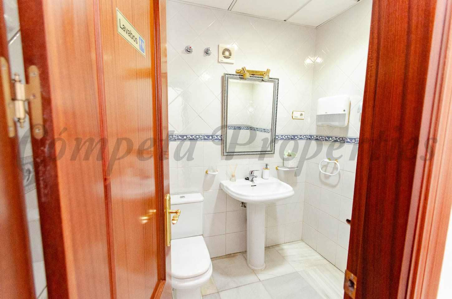 Kommersiell til leie i Competa - € 220 (Ref: 9838459)