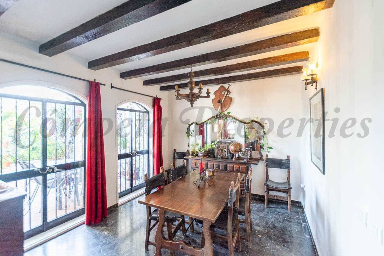 2 bedroom Townhouse for holiday rental in Nerja with pool - € 1,200 (Ref: 9848274)