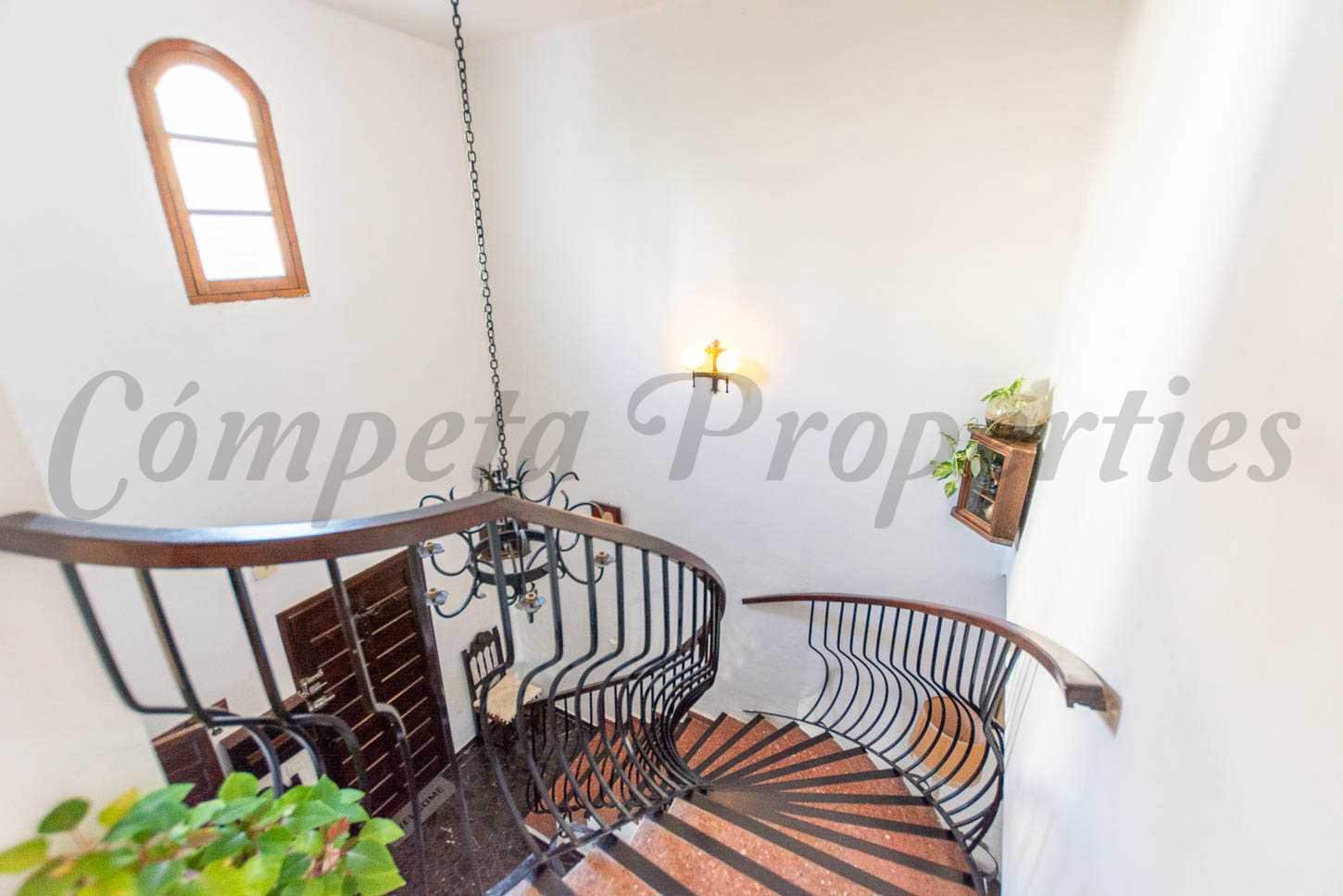 2 bedroom Townhouse for holiday rental in Nerja with pool - € 1,200 (Ref: 9848274)