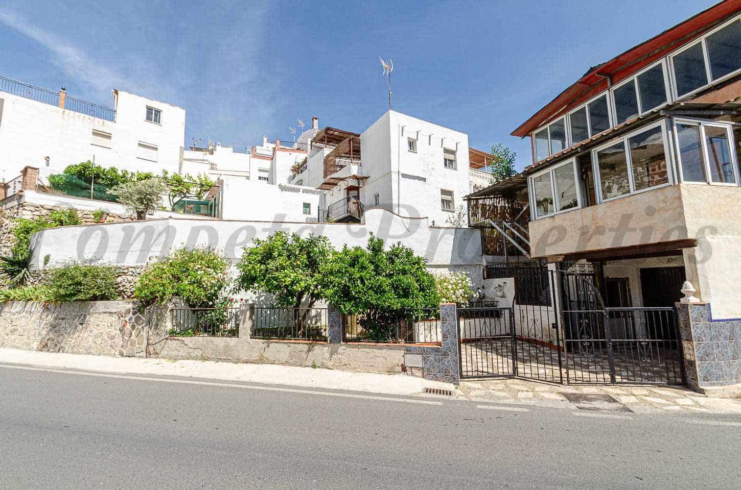 2 Zimmer Haus zu verkaufen in Competa mit Garage - 179.000 € (Ref: 9856087)
