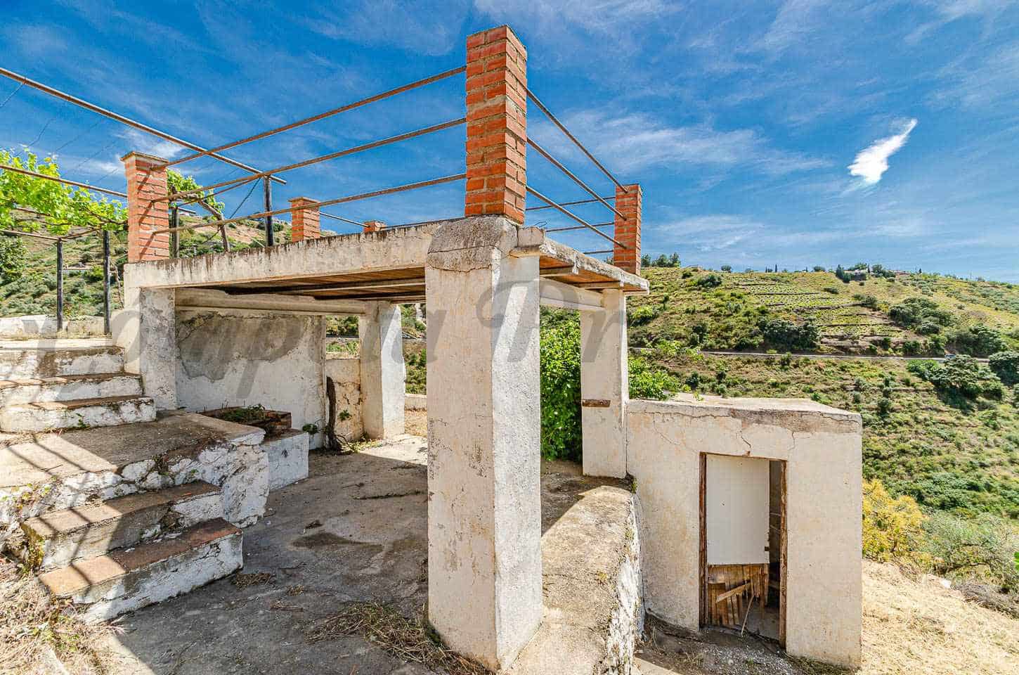 Finca/Landhuis te koop in Competa met garage - € 480.000 (Ref: 9861157)