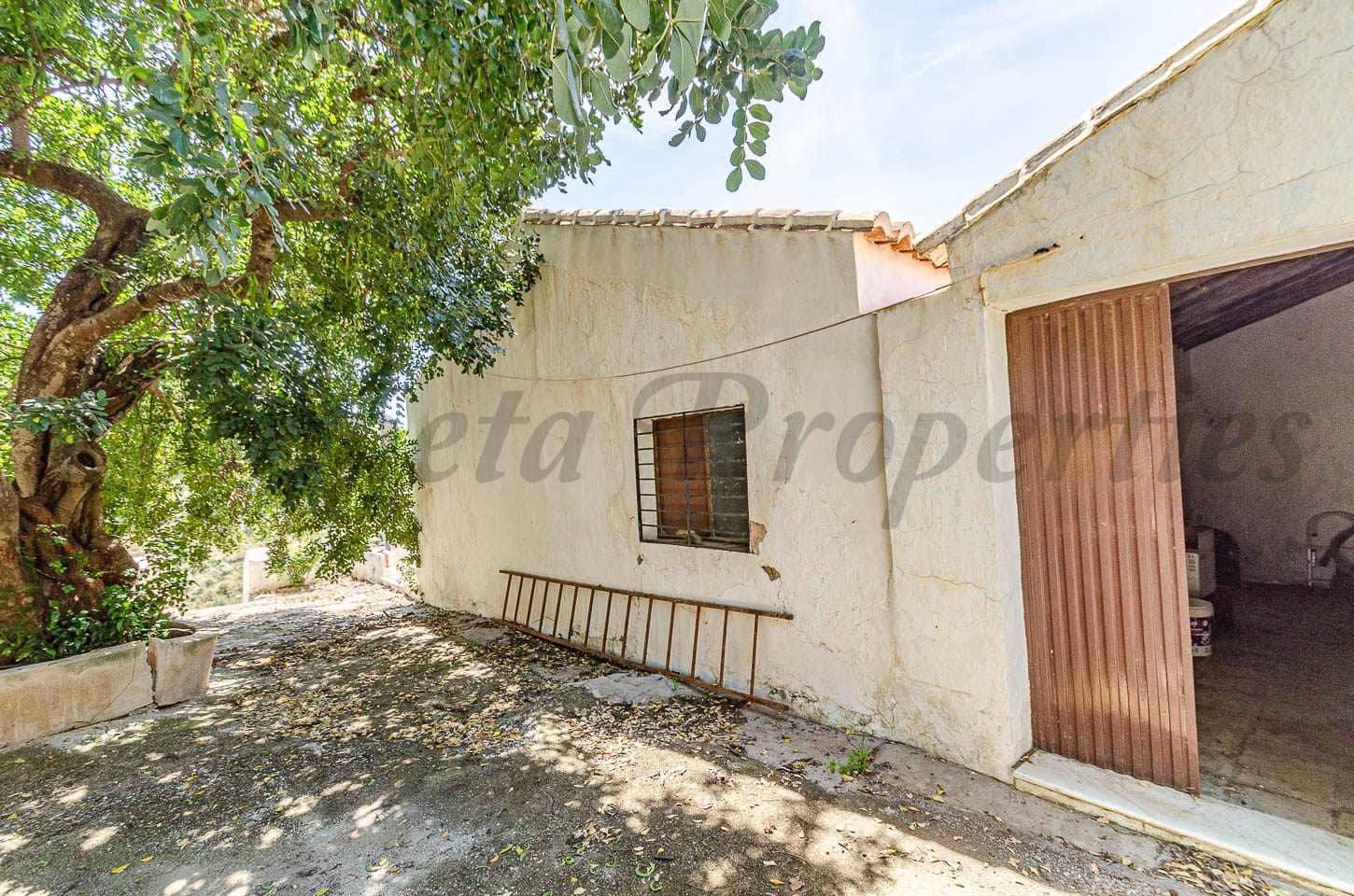 Finca/Landhuis te koop in Competa met garage - € 480.000 (Ref: 9861157)