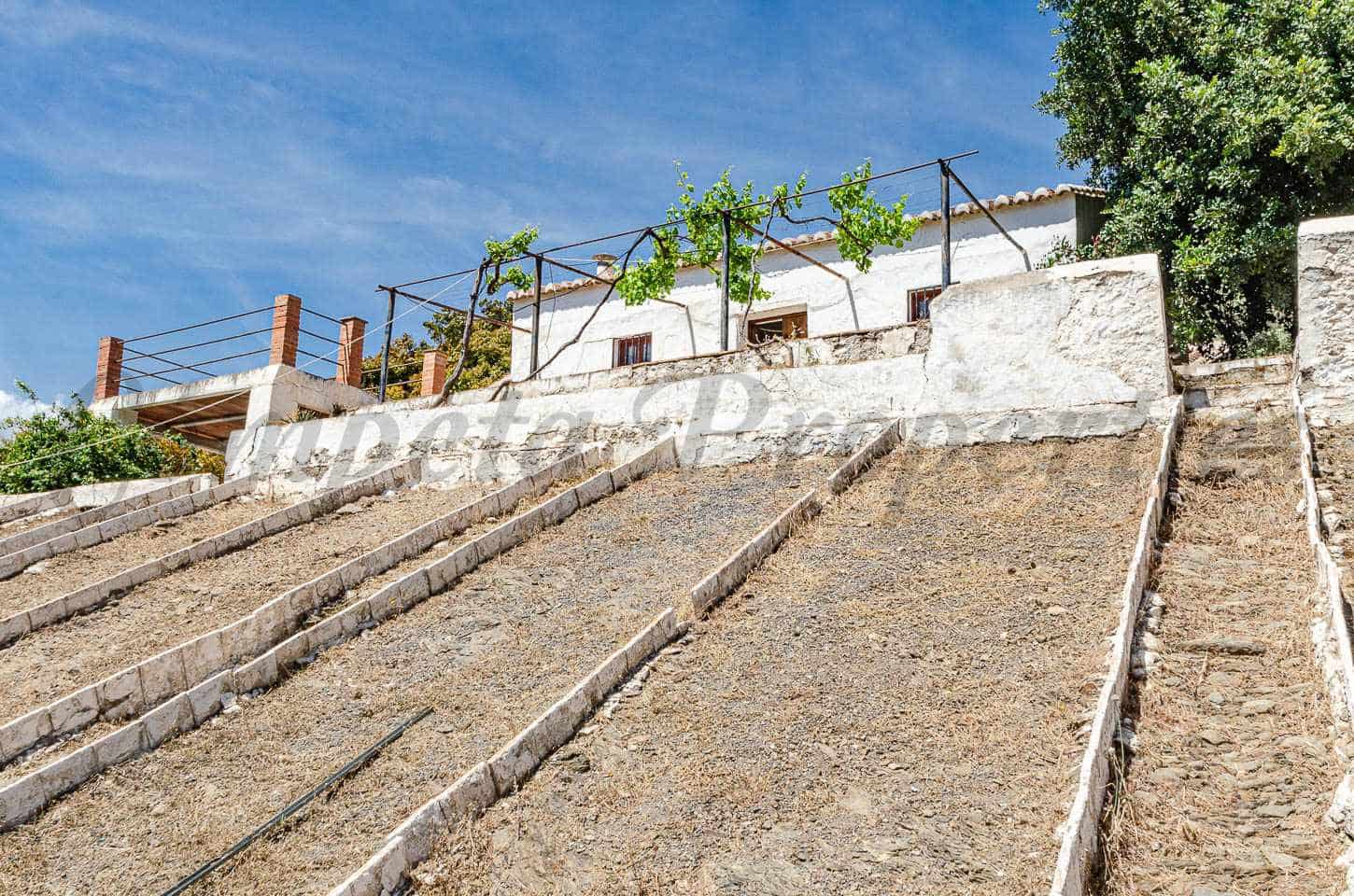Finca/Landhuis te koop in Competa met garage - € 480.000 (Ref: 9861157)