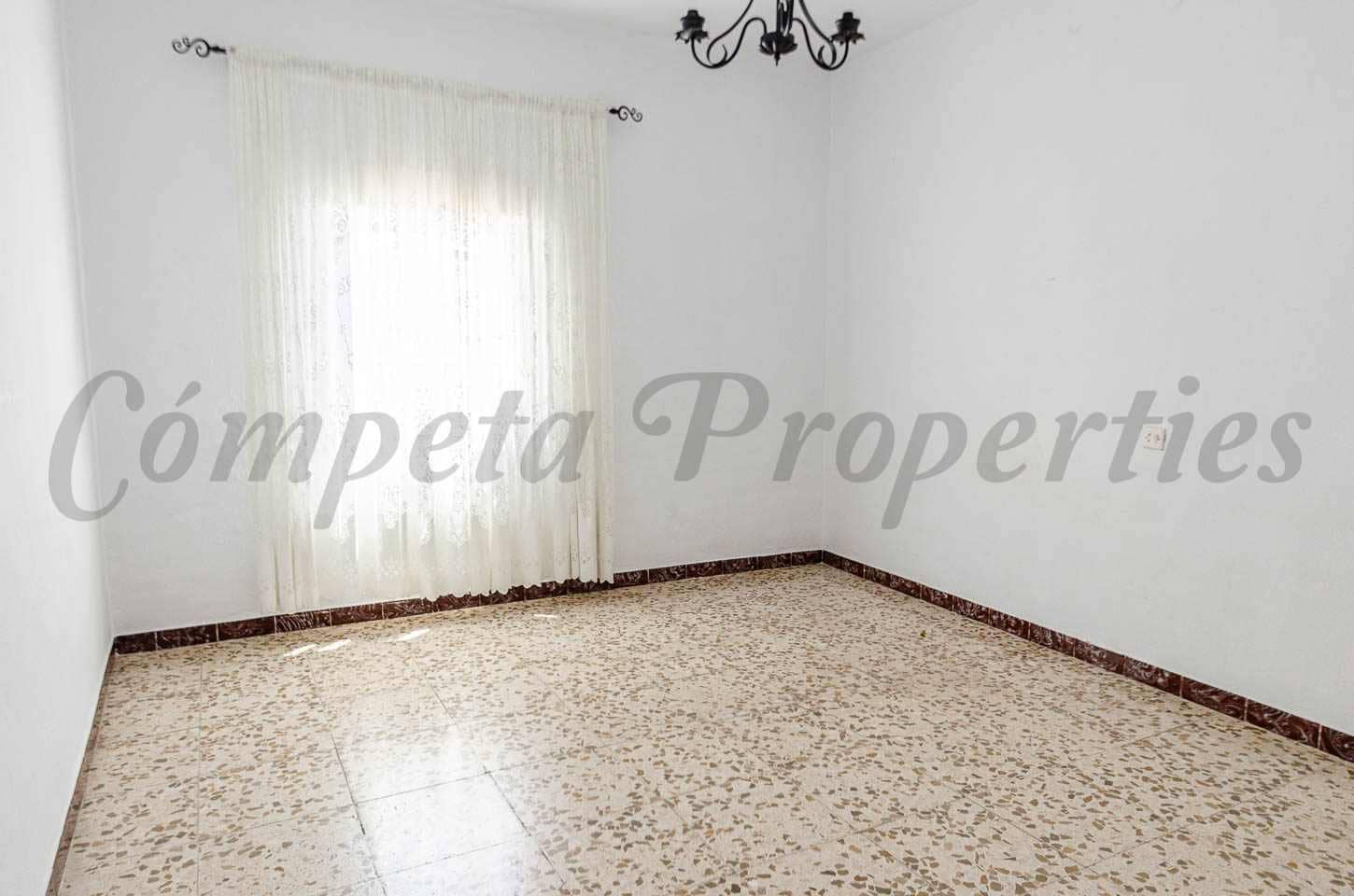4 soverom Hus til salgs i Competa - € 170 000 (Ref: 9865886)